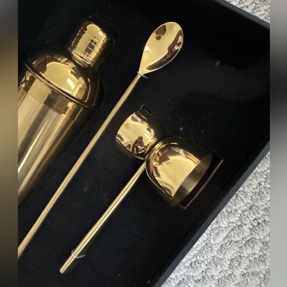 Brand new gold cocktail set